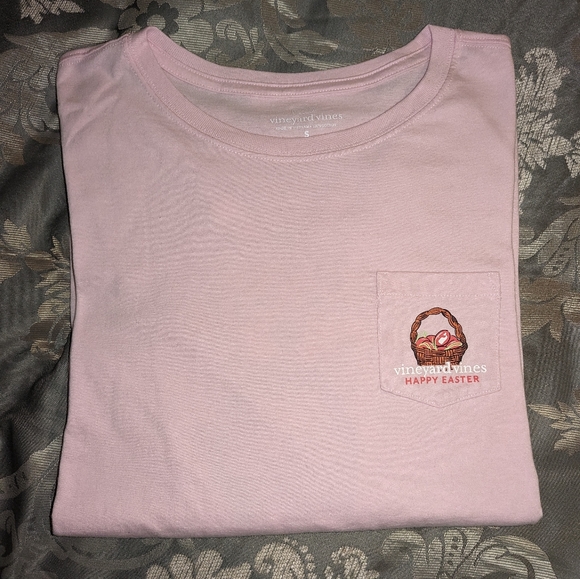 Vineyard Vines Easter 🐕 design, 🩷 long sleeve, logo on sleeve & front pocket - Picture 8 of 8